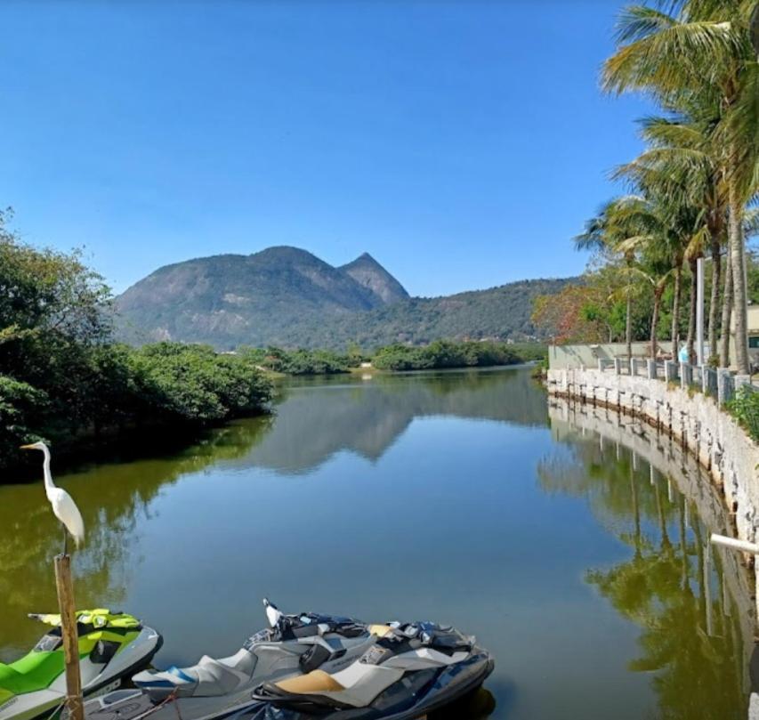 Alecrim De Camboinhas Com Marina Pe Na Areia Niteroi