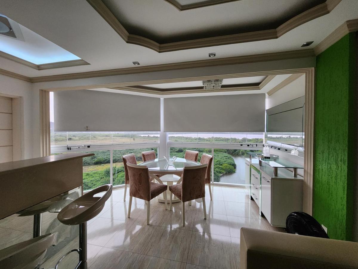 Alecrim De Camboinhas Com Marina Pe Na Areia * Niteroi
